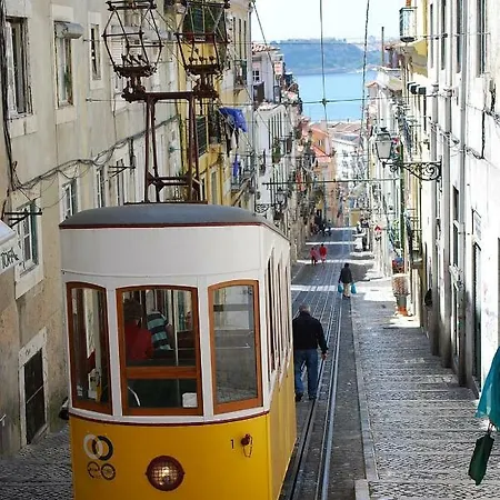 Perfectly Located In Santa Catarina - Bairro Alto Apartment